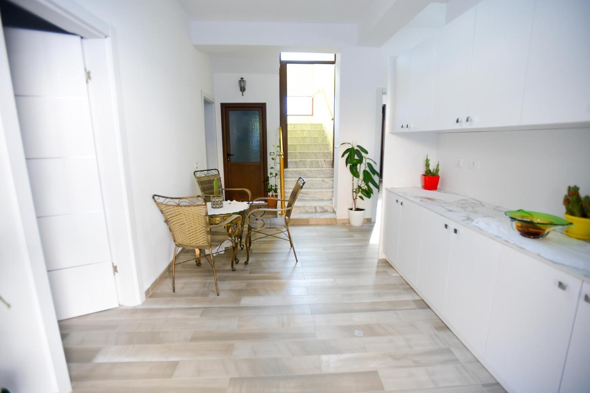 Vila Rivaaa Berat Exterior photo